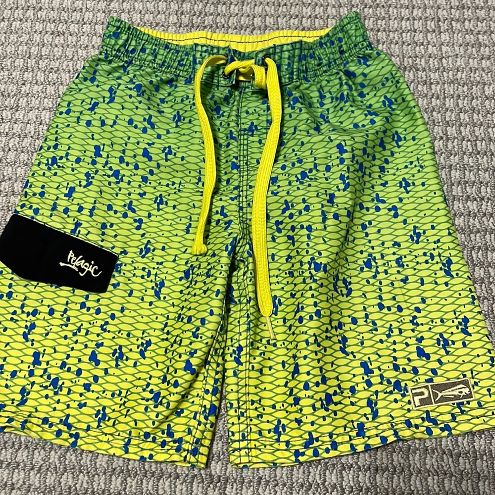 Bathing suit shorts pelagic boys 6/7